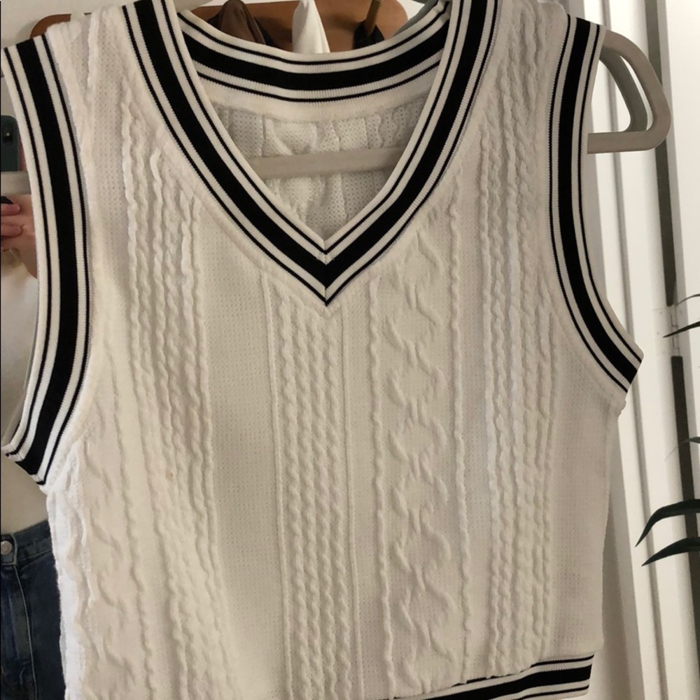 White knit vest